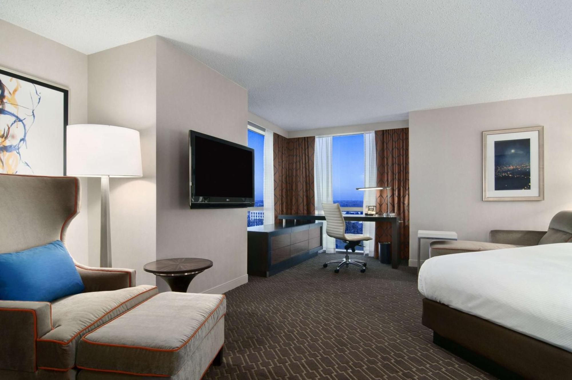 Hilton Atlanta Airport Hotel Bagian luar foto