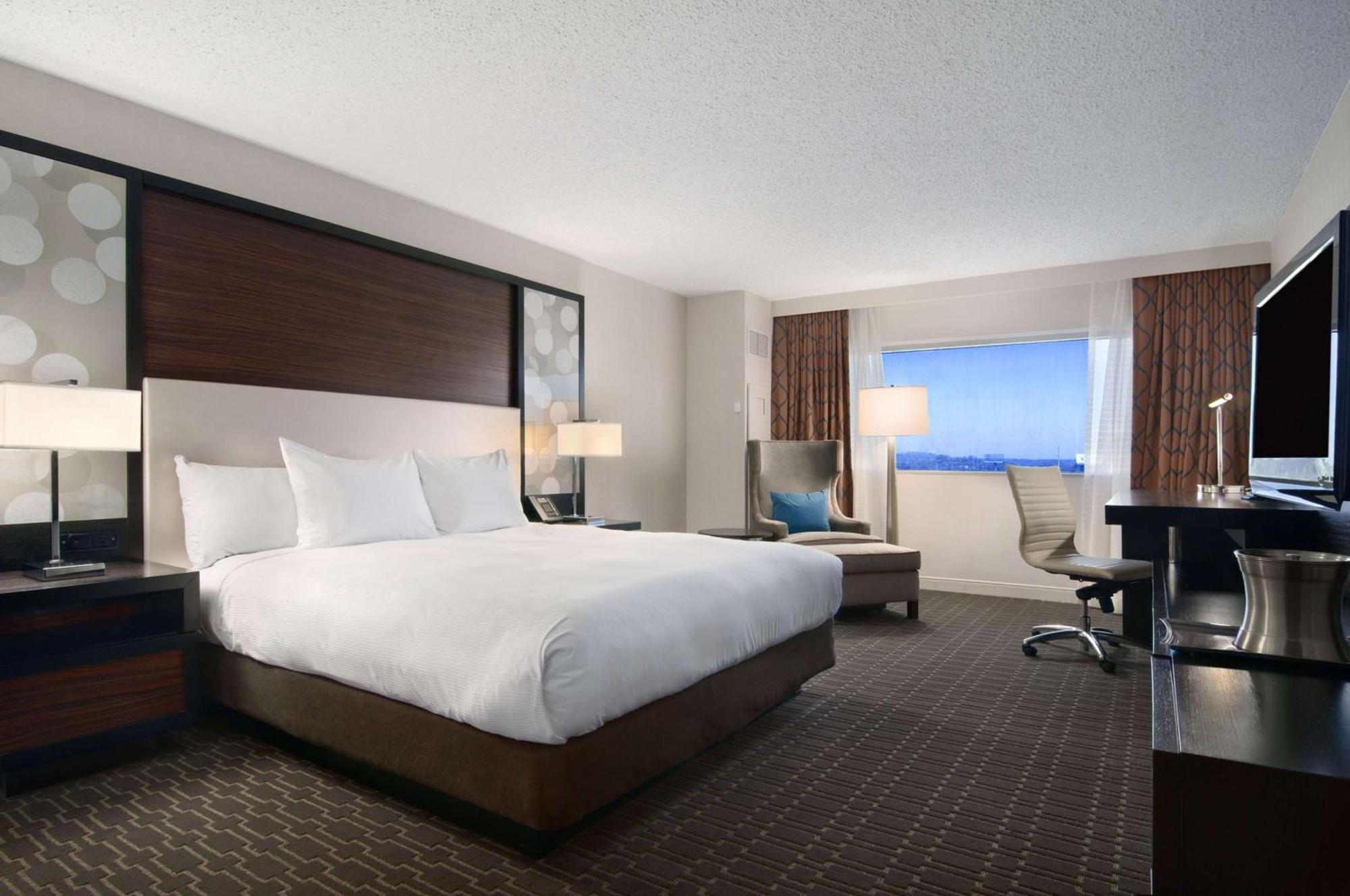 Hilton Atlanta Airport Hotel Bagian luar foto