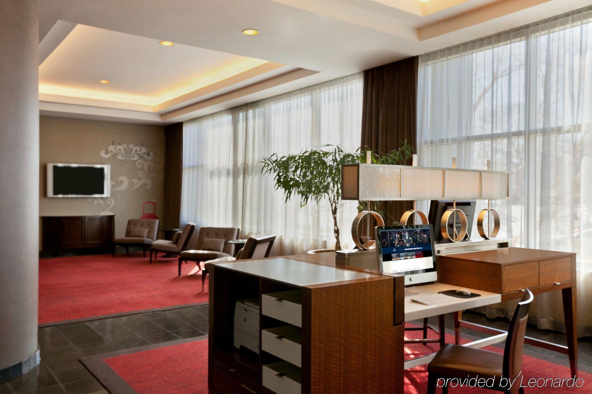 Hilton Atlanta Airport Hotel Bagian luar foto